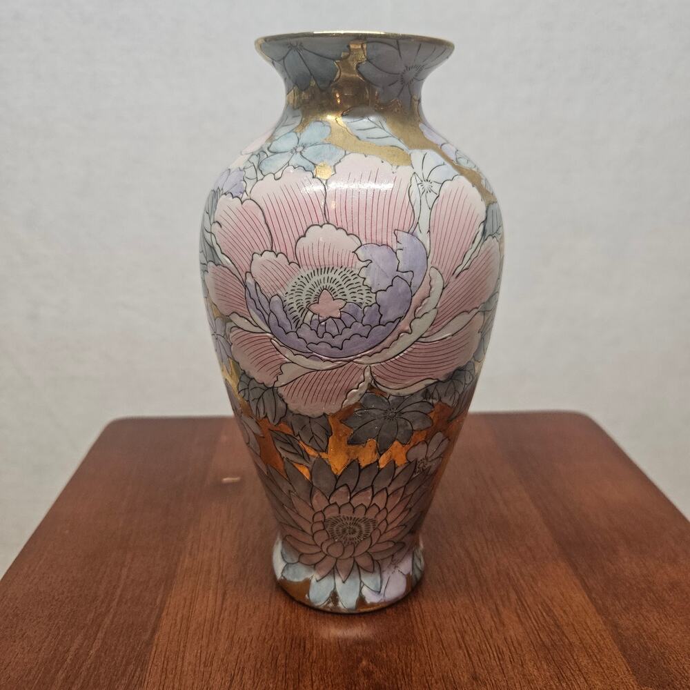 Vintage TOYO Chinese Porcelain Vase Pink Blue Floral Gold Accents Macau 8"